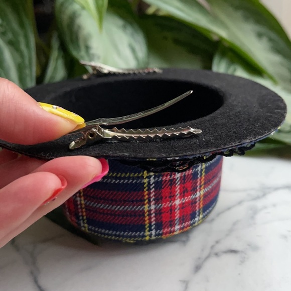 NWOT - Mini Top Hat 🎩 - Picture 4 of 15